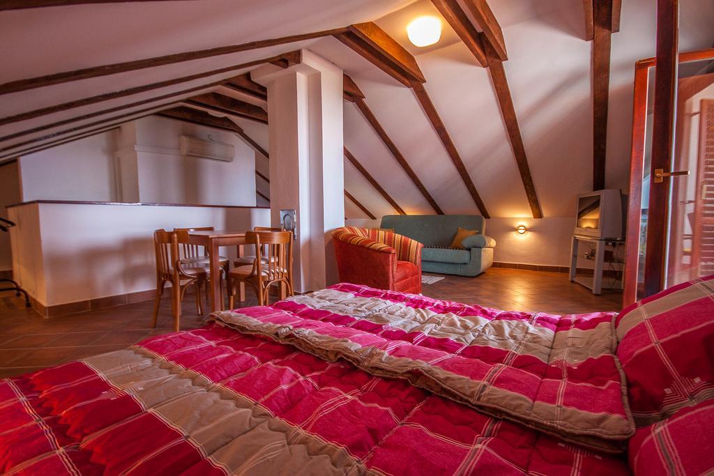 Apartman Joso Дикло Екстериор снимка